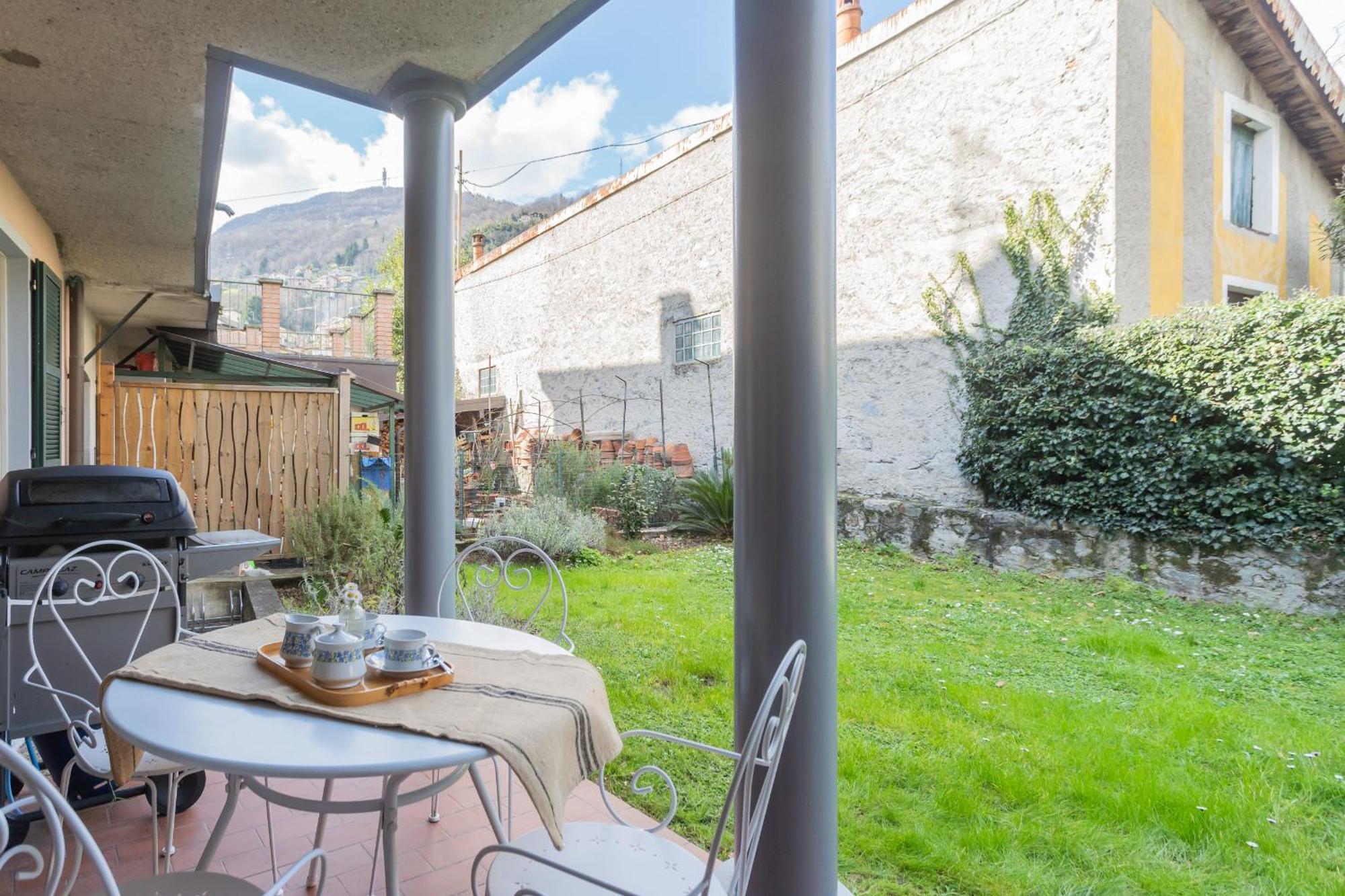 Ponente Balcony & Garden By Rent All Como Gravedona Bagian luar foto