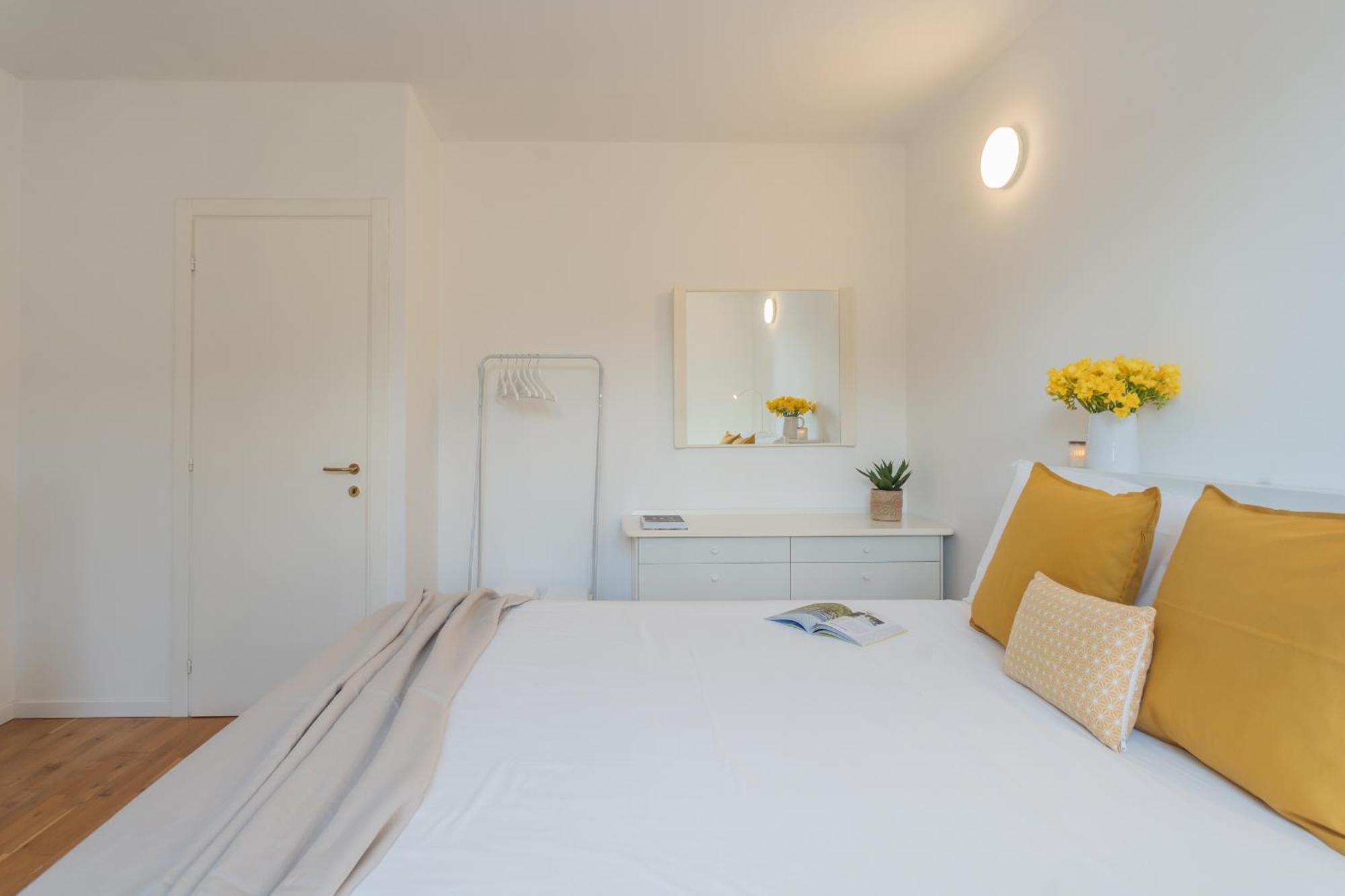Ponente Balcony & Garden By Rent All Como Gravedona Bagian luar foto