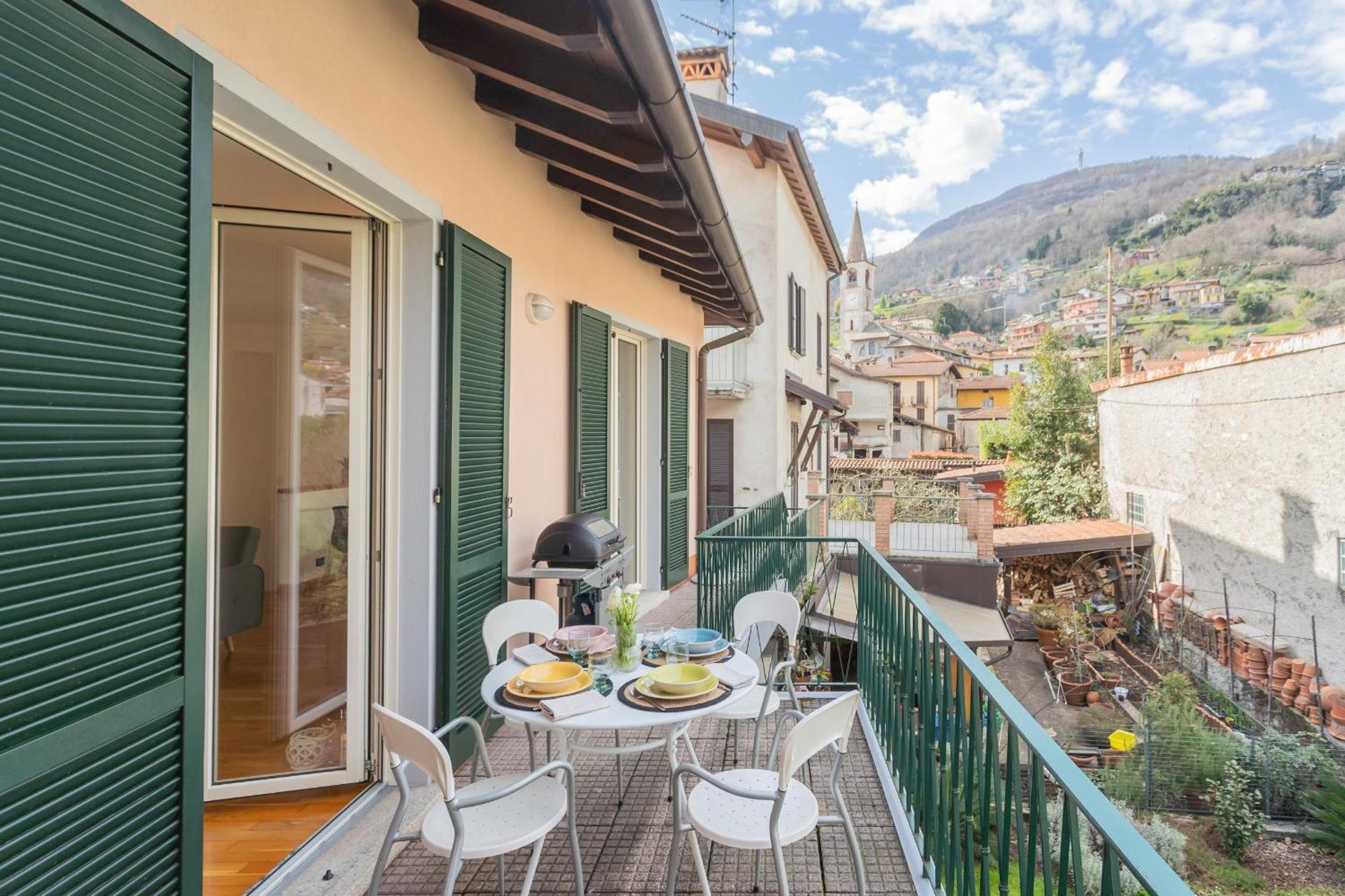 Ponente Balcony & Garden By Rent All Como Gravedona Bagian luar foto