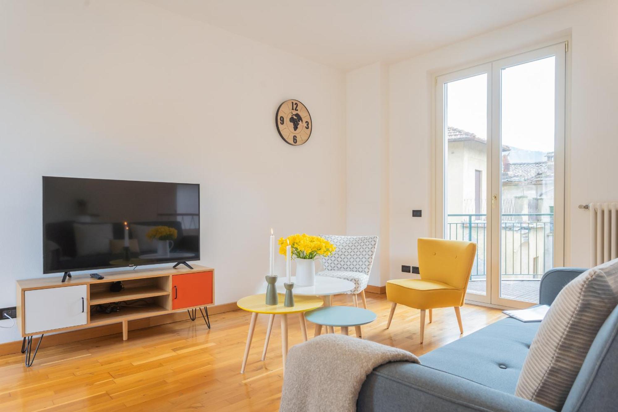 Ponente Balcony & Garden By Rent All Como Gravedona Bagian luar foto