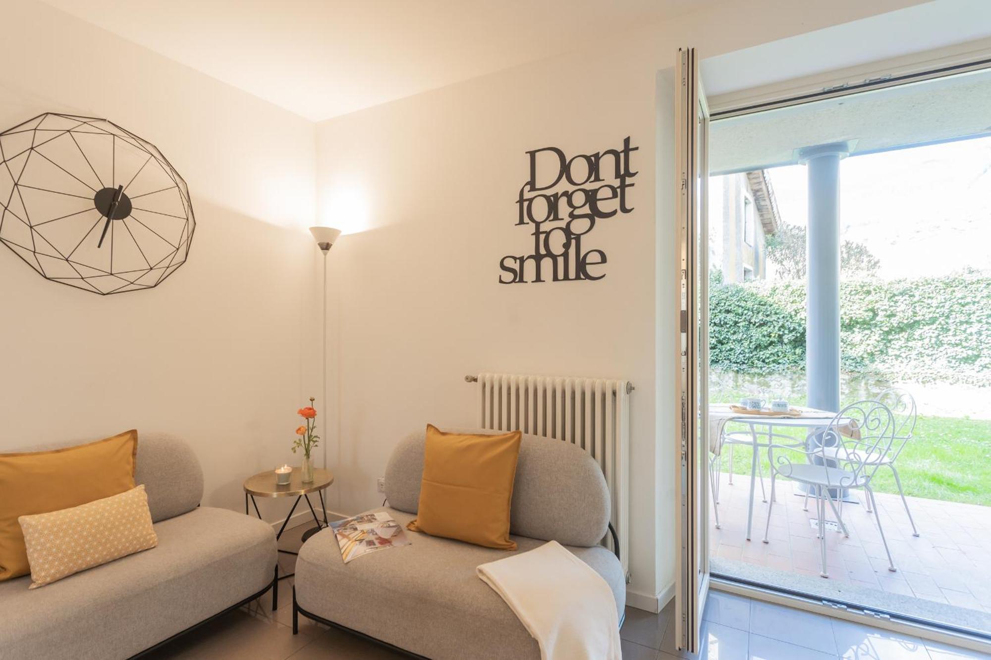 Ponente Balcony & Garden By Rent All Como Gravedona Bagian luar foto