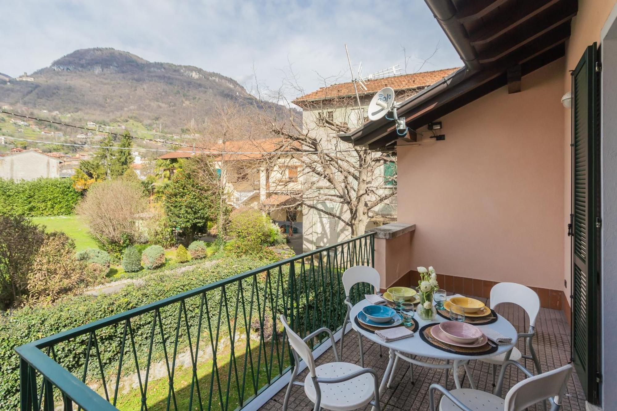 Ponente Balcony & Garden By Rent All Como Gravedona Bagian luar foto