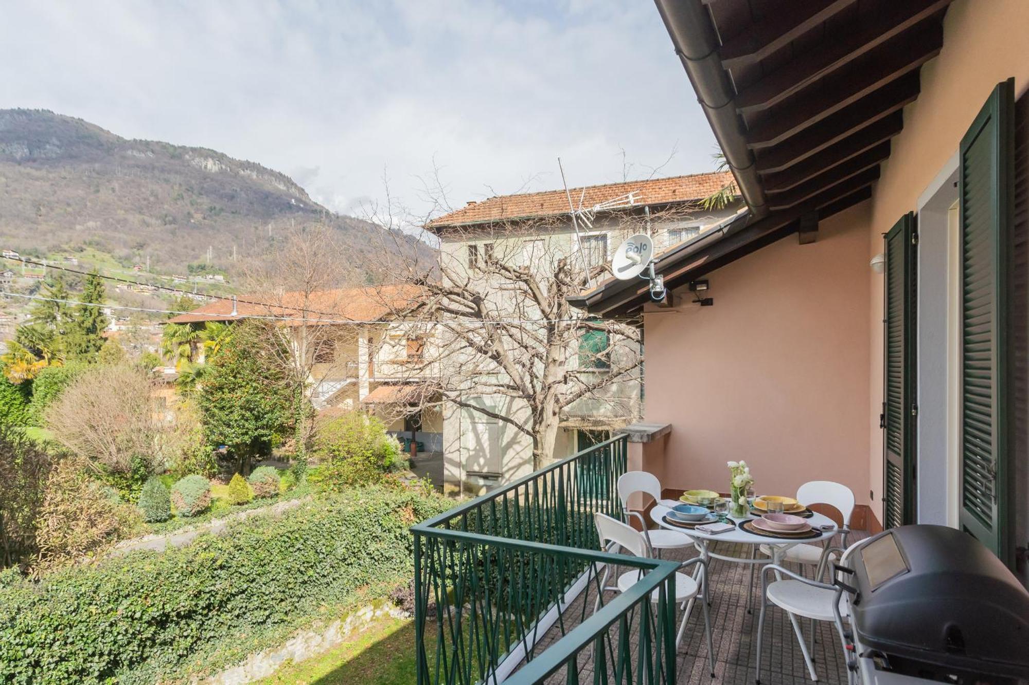 Ponente Balcony & Garden By Rent All Como Gravedona Bagian luar foto