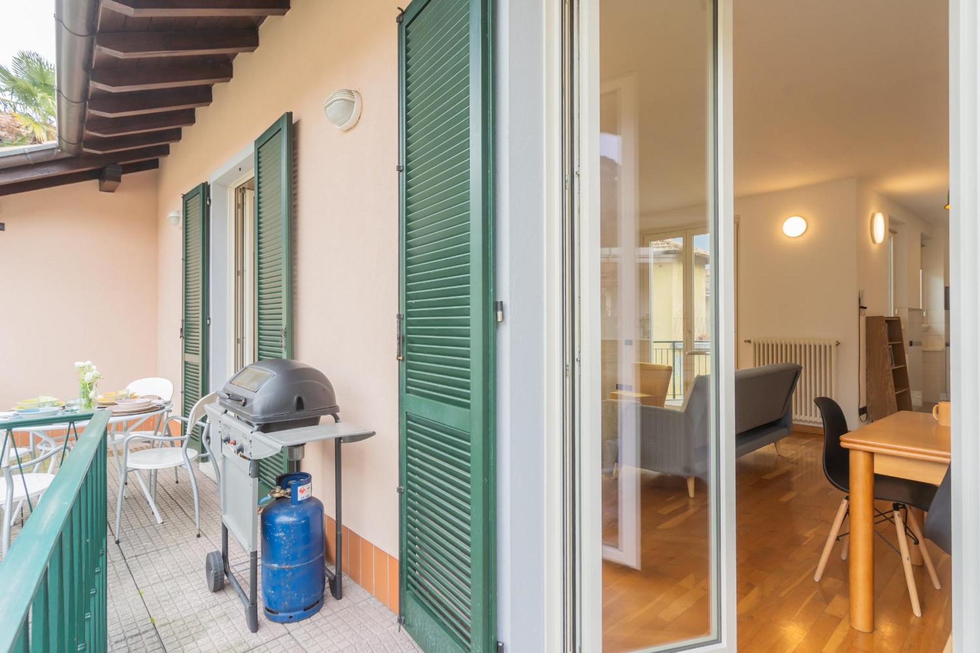 Ponente Balcony & Garden By Rent All Como Gravedona Bagian luar foto