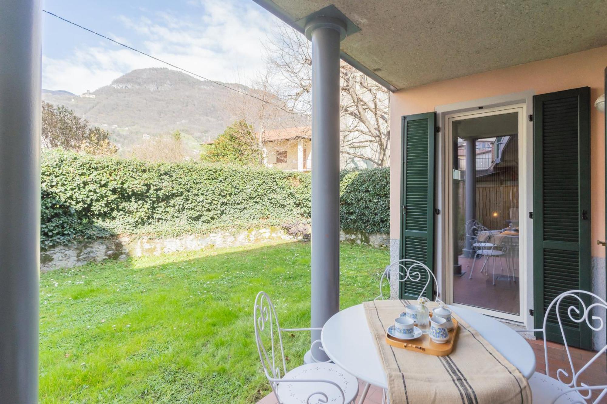 Ponente Balcony & Garden By Rent All Como Gravedona Bagian luar foto