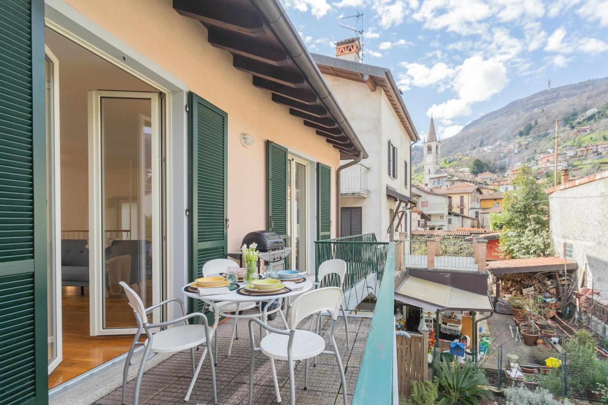 Ponente Balcony & Garden By Rent All Como Gravedona Bagian luar foto