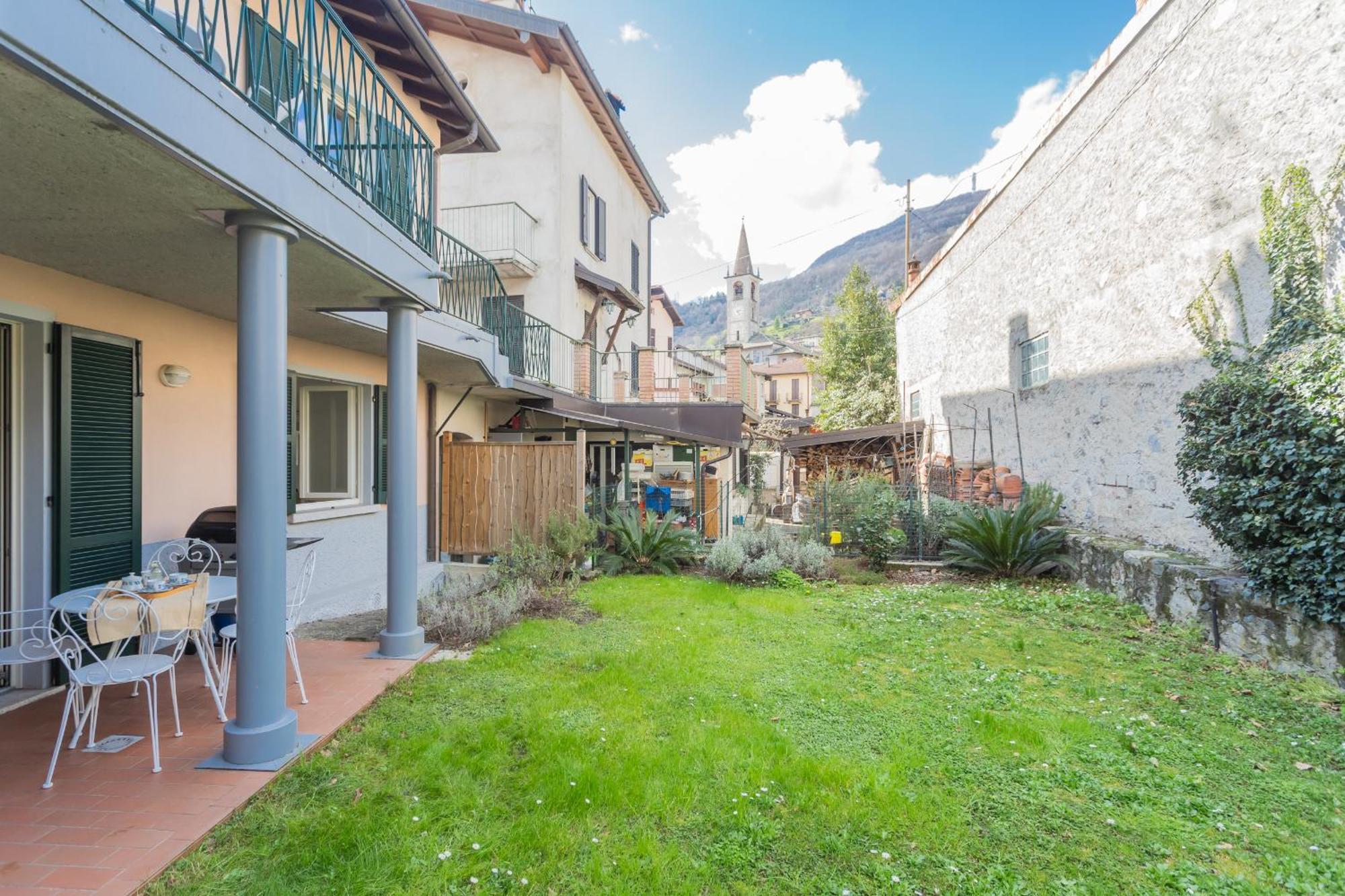 Ponente Balcony & Garden By Rent All Como Gravedona Bagian luar foto
